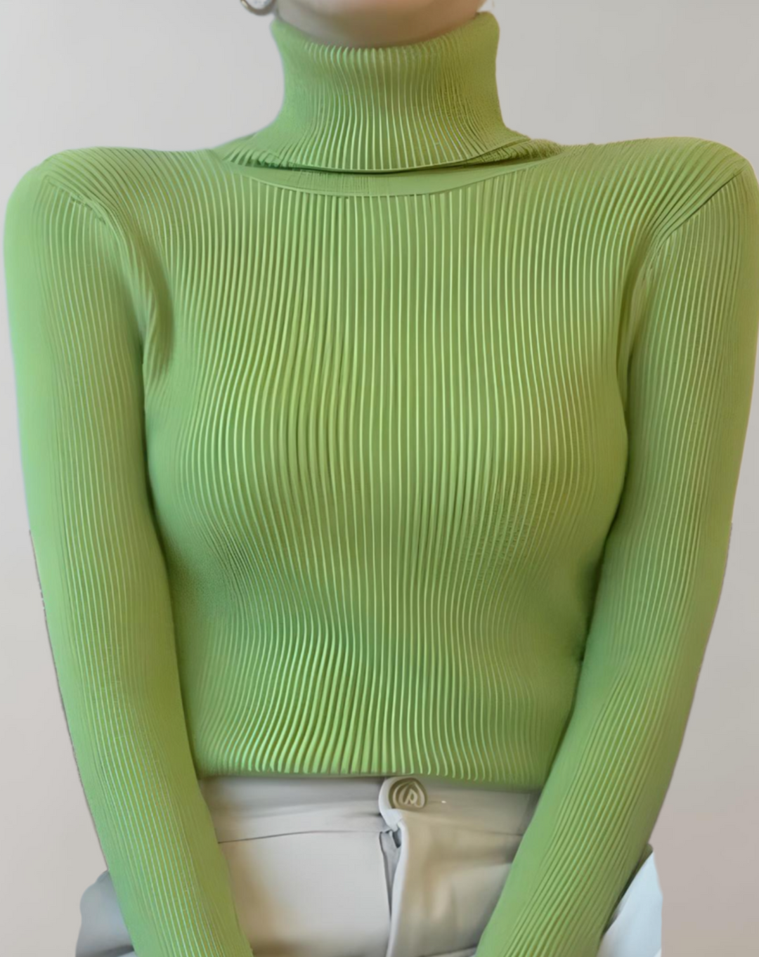 Amber - Lässiger, schmal geschnittener Pullover mit Rollkragen und in Uni-Farbe